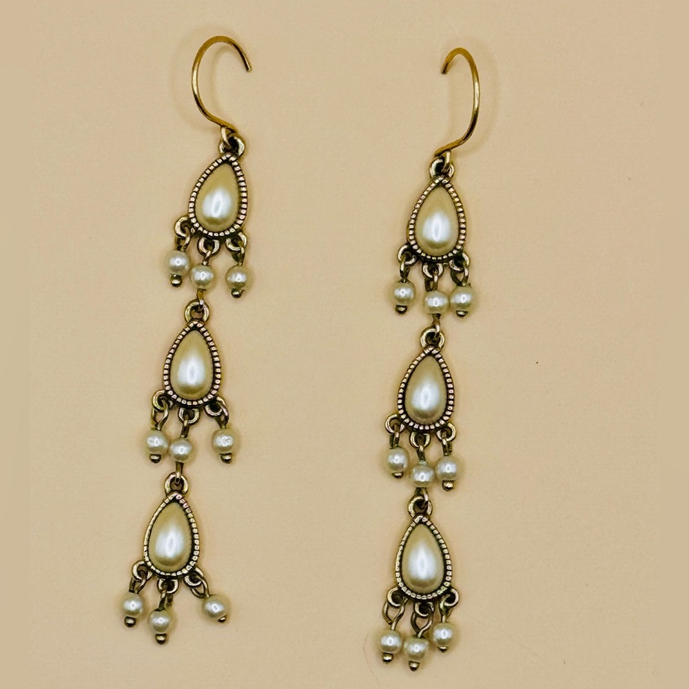 3-tiered teardrop pearl chandelier earrings